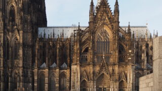 ケルン大聖堂　 ケルン大聖堂（Kölner Dom）と世界最古のオーデコロン（ケルンの
